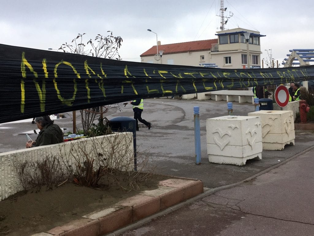 2020-01-25_alternatiba_Narbonne_PortLaNouvelle_Banderolle_NON-l-extension-du-port